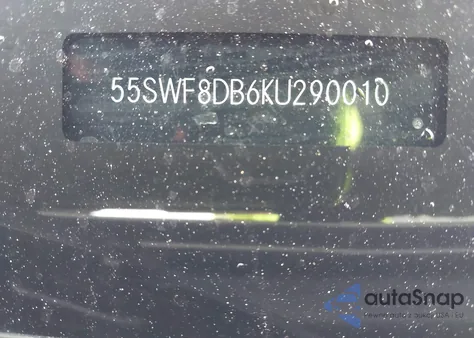 2019 Mercedes-Benz C 300 z USA, uszkodzony, nr VIN 55SWF8DB6KU290010